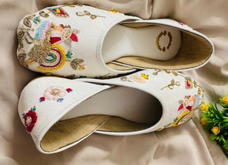 Ditch Your Heels and Say Yes to Juttis this Wedding Season