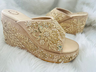 Svetah Mayura (Wedges)