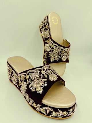Roshana Tapta (Wedges)