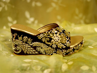 Svetah Mayura (Wedges)